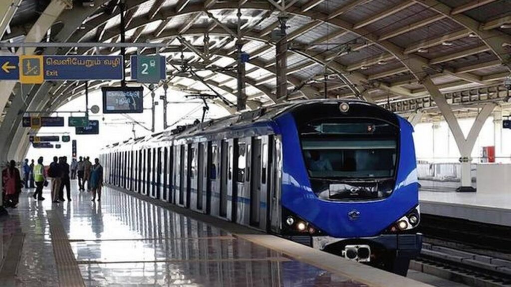 மெட்ரோ ரயிலில் தினமும் 3.5 லட்சம் மக்கள் பயணம் – அடிப்படை வசதிகள் இல்லாமல் பயணிகள் தவிப்பு