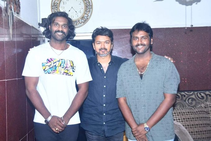 பிரேமலதா விஜயகாந்தை சந்தித்த விஜய்..... அரசியல் கூட்டணிக்கு அச்சாரமா?