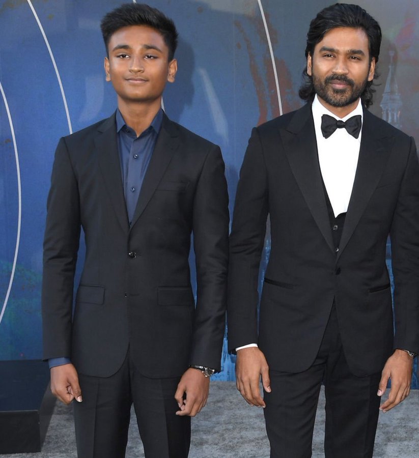 நிலவுக்கு என் மேல் என்னடி கோபம் படத்தின் முதல் பாடலை எழுதியது யார் தெரியுமா?