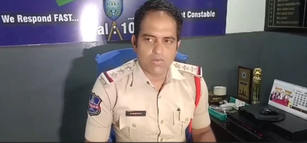 தெலுங்கானாவில் பேருந்தில் பெண் பலாத்காரம் - ஓட்டுநர் கைது