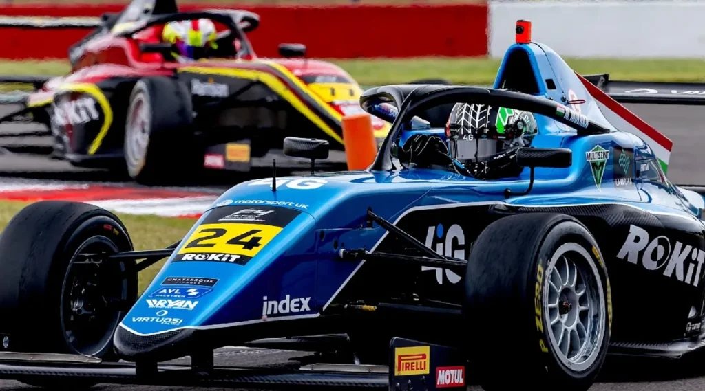 ஃபார்முலா - 4 கார் பந்தய