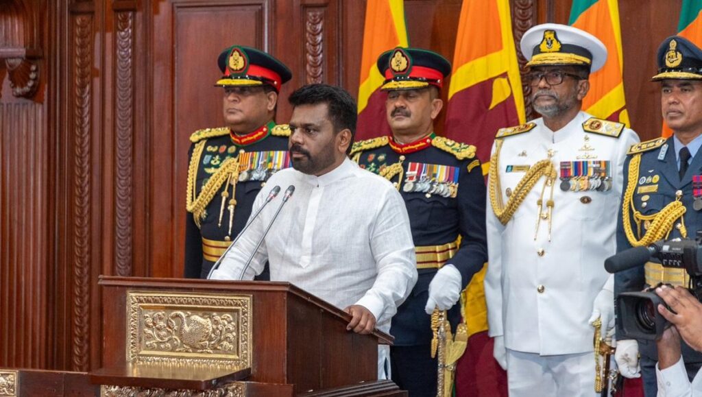 இலங்கை அதிபராக அநுரா குமார திசாநாயக்க பதவியேற்றார்