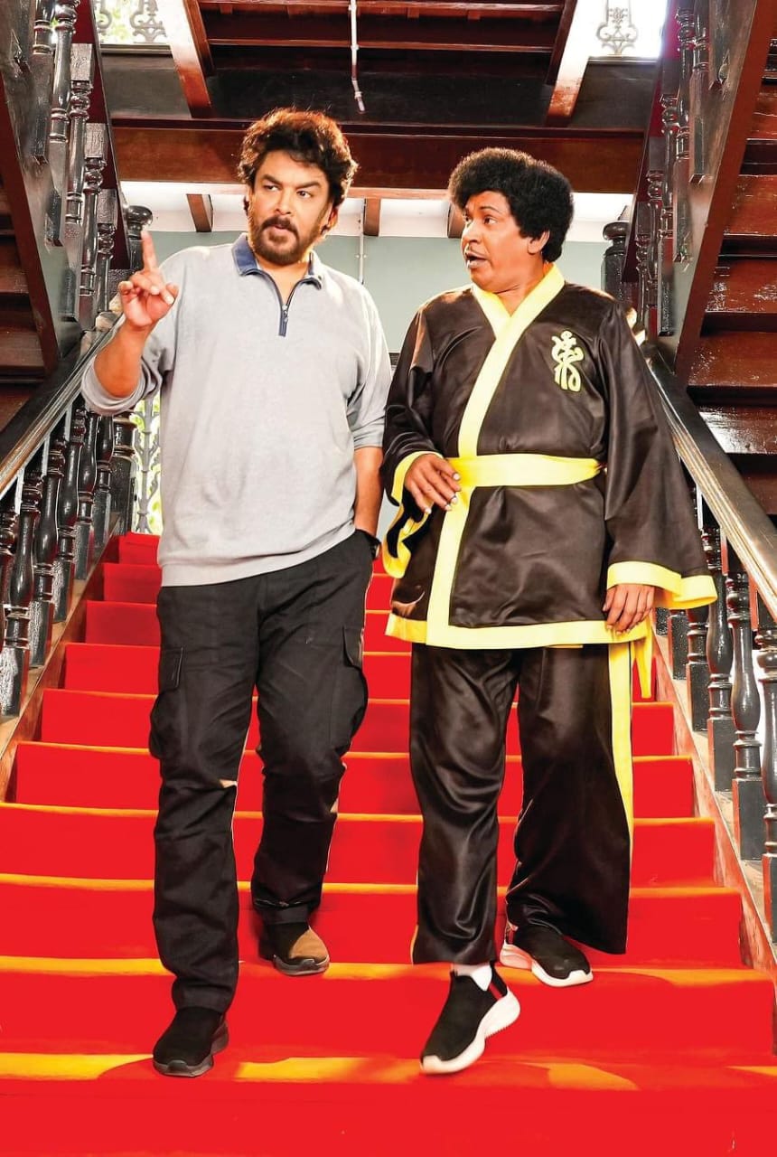 மீண்டும் காமெடியனாக நடிகர் வடிவேலு...... 'கேங்கர்ஸ்' படத்தின் புகைப்படங்கள் வைரல்!