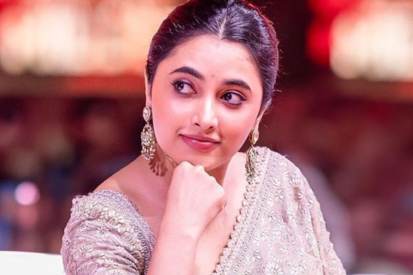 விஜய் தேவரகொண்டாவின் புதிய படத்தில் இணையும் சிவகார்த்திகேயன் பட நடிகை!