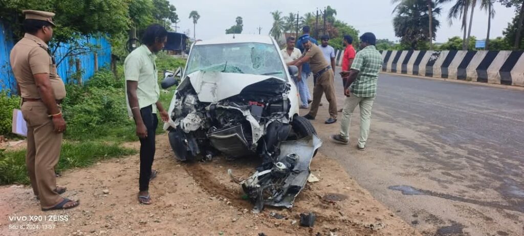 செங்குன்றம் அருகே கார் விபத்தில்  3 பேர் உயிரிழப்பு