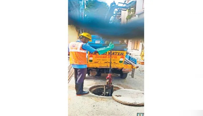 அம்பத்தூர் 7 வது மண்டலத்தில் கால்வாய் தூர்வாரும் பணி