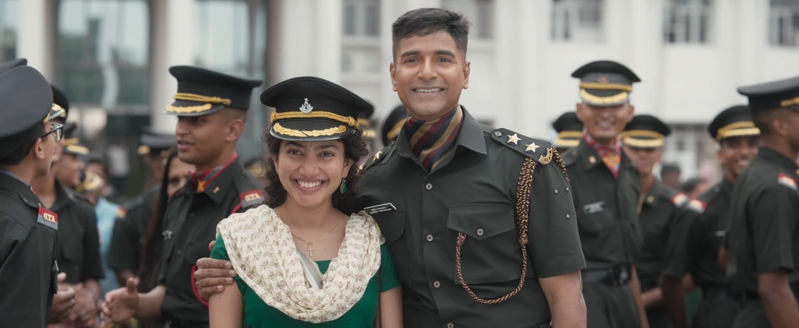 மலேசியாவிற்கு பறந்த 'அமரன்' படக்குழு.... இன்னும் மூன்று நாட்களில் முதல் பாடல்!