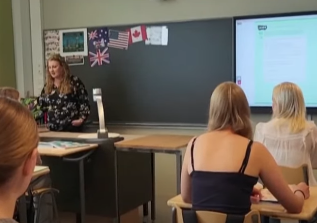  காகித கள்வி முறைக்கு மாறும் பின்லாந்து - காரணம் என்ன ?