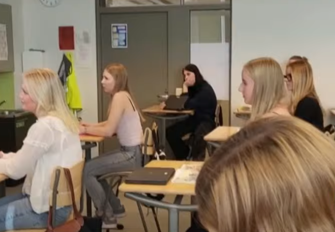  காகித கள்வி முறைக்கு மாறும் பின்லாந்து - காரணம் என்ன ?