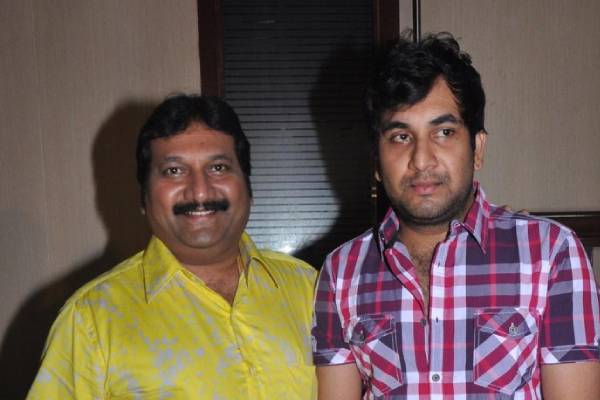 மது போதையில் தாக்கியதாக பாடகர் மனோவின் மகன் உள்ளிட்ட 5 பேர் மீது புகார்