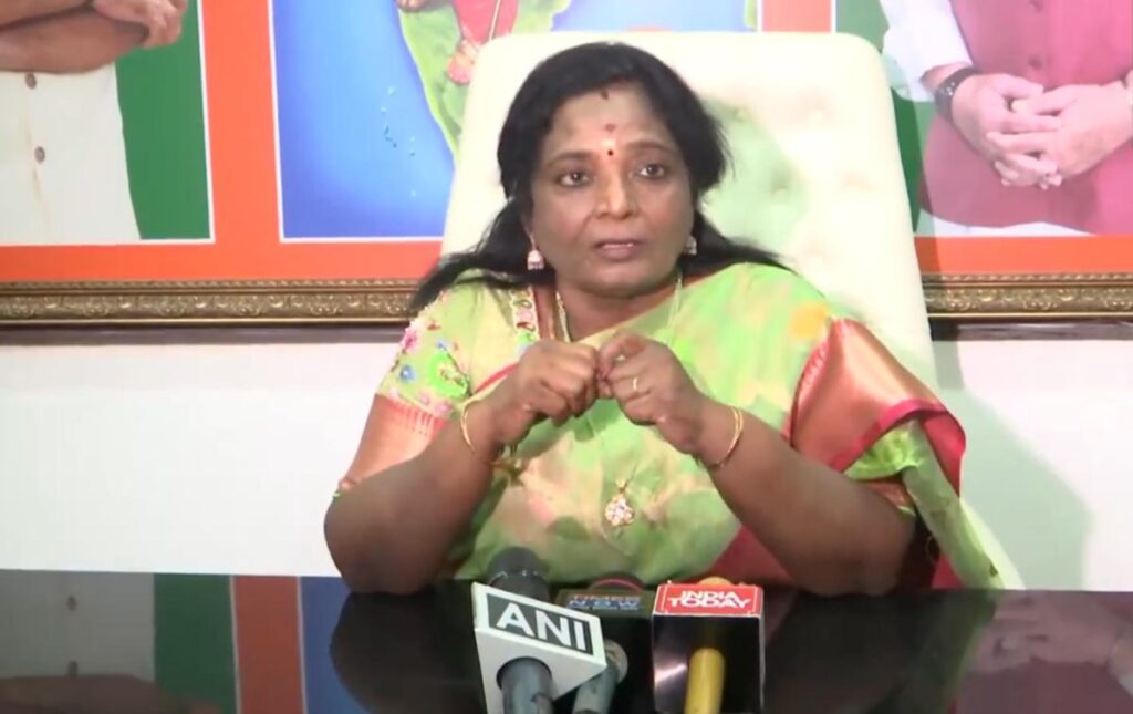 காங்கிரஸ் வாரிசு அரசியல் செய்கிறது -  தமிழிசை விமர்சனம்