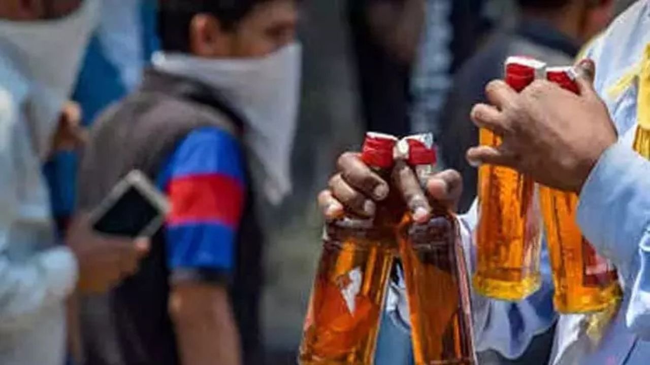 விழுப்புரம், கள்ளக்குறிச்சியில் தவெக மாநாடு நடைபெற்ற 27 ஆம் தேதி ரூ 5.75 கோடிக்கு மது விற்பனை…!