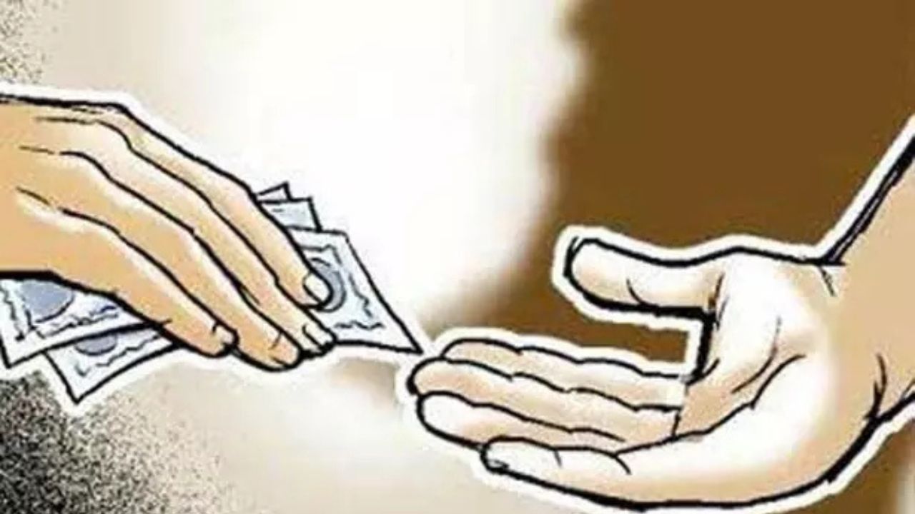 சேலத்தில் லஞ்சம் வாங்கி அலுவலர் கைது