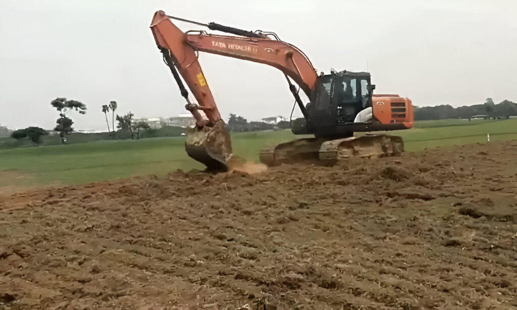 சேதுப்படுத்தப்பட்ட மைதானத்தை சரி செய்ய 5 லட்சம் ரூபாய் செலவாகும் என ஜிம்கானா கிளப் மனுவில்  குறிப்பிட்டுள்ளது.