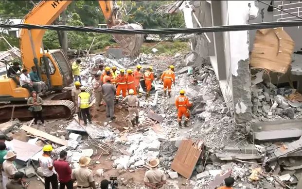 பெங்களூரு அடுக்குமாடி கட்டட விபத்து – ஸ்கேனர் வரவழைப்பு