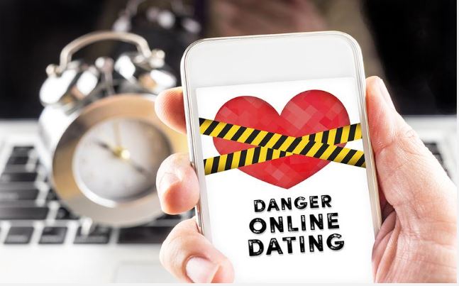 மூன்று விரைட்டியில் ஆப்பர் , ரூ.30,000 கட்டணம் - ஆப் மூலம் 3 ஆயிரத்துக்கும் மேற்பட்டோரிடம் மோசடி