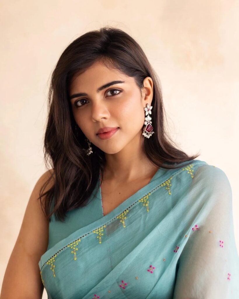 மணப்பெண்ணாக கல்யாணி பிரியதர்ஷன்.... ஏற்கனவே திருமணமான நடிகரை கரம்பிடித்தாரா?