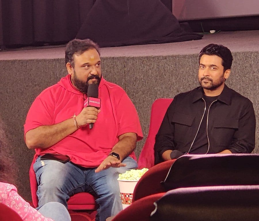 மும்பையில் 'கங்குவா' ப்ரோமோஷன் தீவிரம்..... ரசிகர்களுடன் செல்ஃபி எடுத்துக் கொண்ட சூர்யா!