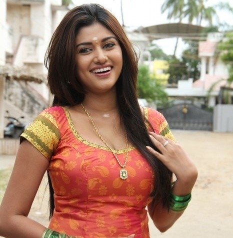 இணையத்தில் வைரலாகும் ஆபாச வீடியோ.... தரமான பதிலடி கொடுத்த நடிகை ஓவியா!