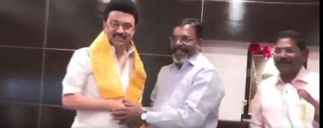 சாம்சங் ஊழியர்கள் மீது போடப்பட்ட வழக்குகளை தள்ளுபடி செய்ய வேண்டும் -  கூட்டணி கட்சி தலைவர்கள் கோரிக்கை