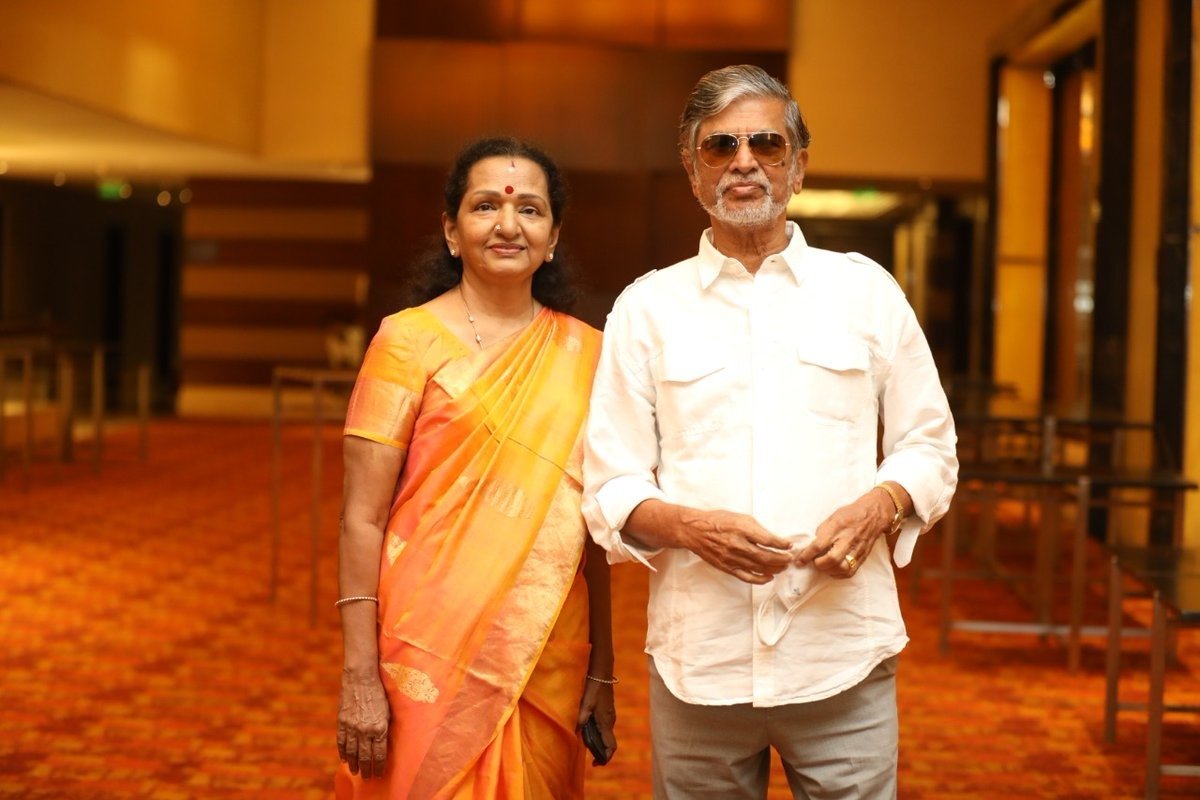 தமிழ்நாட்டிற்கு பொக்கிஷம் கிடைக்க சிறப்பு பூஜை.... எஸ்.ஏ. சந்திரசேகர் பேட்டி!
