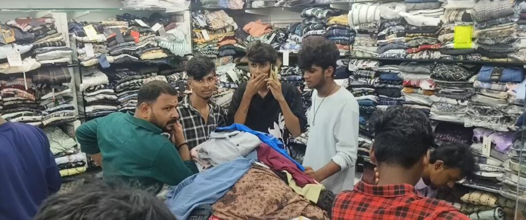 தீபாவளி ஷாப்பிங் ஸ்பாட் வண்ணாரப்பேட்டை - குவிந்த வாடிக்கையாளர்கள்