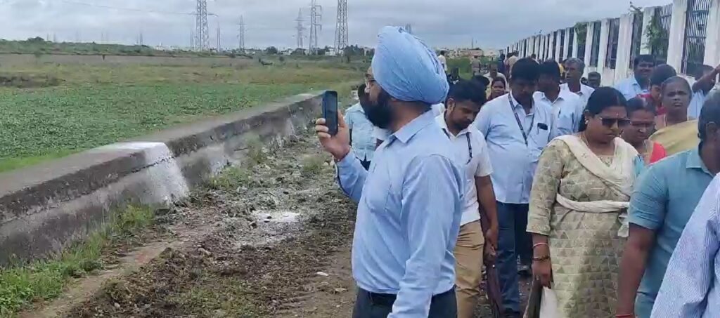 வடகிழக்கு பருவமழை முன்னெச்சரிக்கை நடவடிக்கை - அடையாறு கால்வாயை ககன் தீப் சிங் பேடி ஆய்வு 