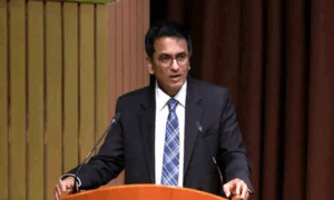 உச்சநீதிமன்ற தலைமை நீதிபதி சந்திர சூட்  ஓய்வு பெறுகிறாா்.
