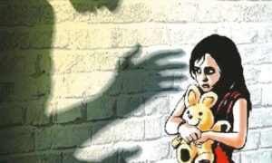 பள்ளி மாணவிகளிடம் அத்துமீறிய  உடற்கல்வி ஆசிரியர்  -  கைது