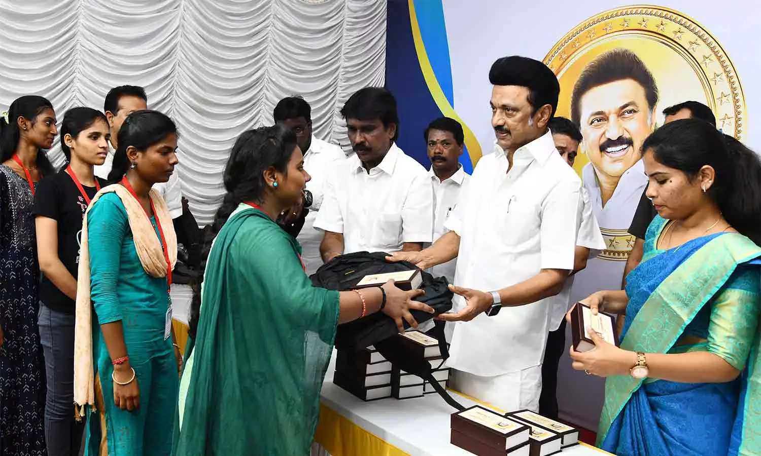 புதிய கட்சியோ, பழைய கட்சியோ எல்லோரும் திமுகவை எதிர்த்து தான் வருகிறார்கள் - முதலமைச்சர் ஸ்டாலின் 

