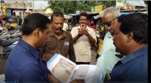 நான் காலணி துடைக்கிறேன், நீங்கள் கண்ணீரை துடையுங்கள்.." ஆதரவற்ற குழந்தைகளின் கல்விக்காக ஷூ பாலிஷ் போடும் பேராசிரியர்