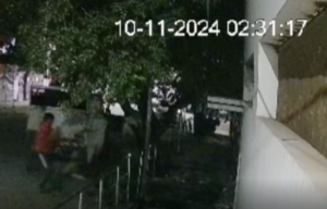 நள்ளிரவில் சாலைகளில் சுற்றி திரியும் மாடுகளை குறிவைத்து  திருடும் கும்பலை சிசிடிவி காட்சிகளை மூலம்  போலீசார் விசாரணை மேற்கொண்டுள்ளனா்.