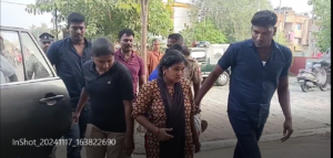 மூன்று பெண் குழந்தைகள் உள்ள நிலையில் பலரிடம் புதுபெண்ணாக வலம் வந்த - தீபா கைது