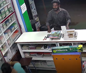 மருந்துக் கடையில் பெண்ணிடம் செயின் பறிக்க முயற்சி - பெண்ணின் சாமார்த்தியத்தால் நகை தப்பியது