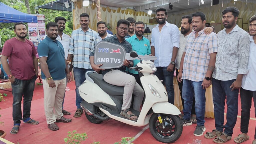 பட்டாசு தொழிலாளரின் வாழ்வாதாரம் உயர ”தீபாவளி பட்டாசு பரிசு மழை“ ! 