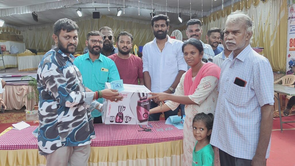 பட்டாசு தொழிலாளரின் வாழ்வாதாரம் உயர ”தீபாவளி பட்டாசு பரிசு மழை“ ! 