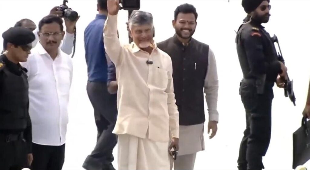 ஆந்திரா வென்டிலேட்டரில் இருந்தது மக்கள் ஆக்சிஜன் கொடுத்து மீட்டனர் -  முதல்வர் சந்திரபாபு நாயுடு