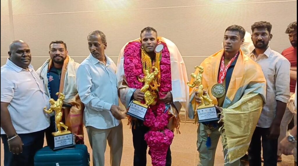 உலக ஆணழகன் போட்டியில் பதக்கம் வென்ற தமிழக வீரர்..