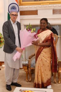 ஜம்மு காஷ்மீருக்கு மீண்டும் சிறப்பு அந்தஸ்து - மாநில் முதலமைச்சா் உமர் அப்துல்லா கோரிக்கை !