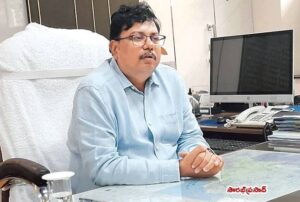 ரயில்வே ஒப்பந்த பணி கால தாமத அபராத தொகையை குறைக்க லஞ்சம்  வாங்கிய அதிகாரி  - கைது
