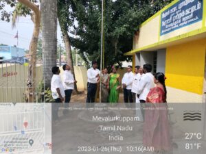 அதிமுக கட்சியின் ஊராட்சி மன்ற தலைவியின் கணவர் மீது - போலி அடையாள அட்டை கொண்டு பண மோசடி புகாா்