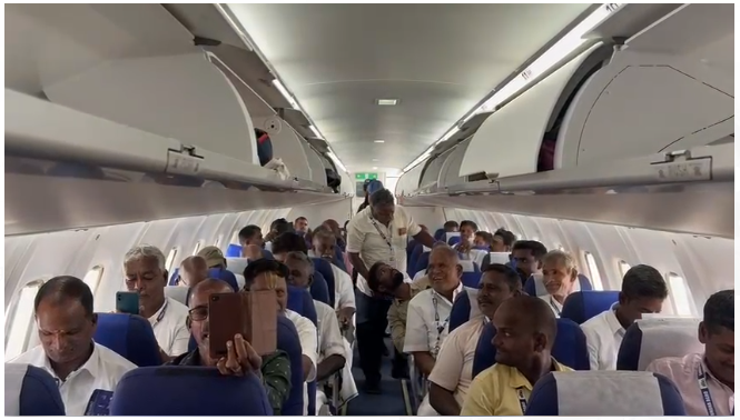 முதன்முறையாக விமானத்தில் பறந்த 100 விவசாயிகள்.. உரக்கடை உரிமையாளரின் நெகிழ்ச்சி செயல்..!!  