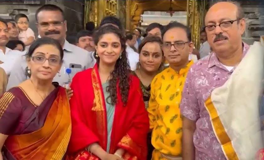 அடுத்த மாதம் கோவாவில் எனக்கு திருமணம்..... திருப்பதியில் சாமி தரிசனம் செய்த கீர்த்தி சுரேஷ் பேட்டி!