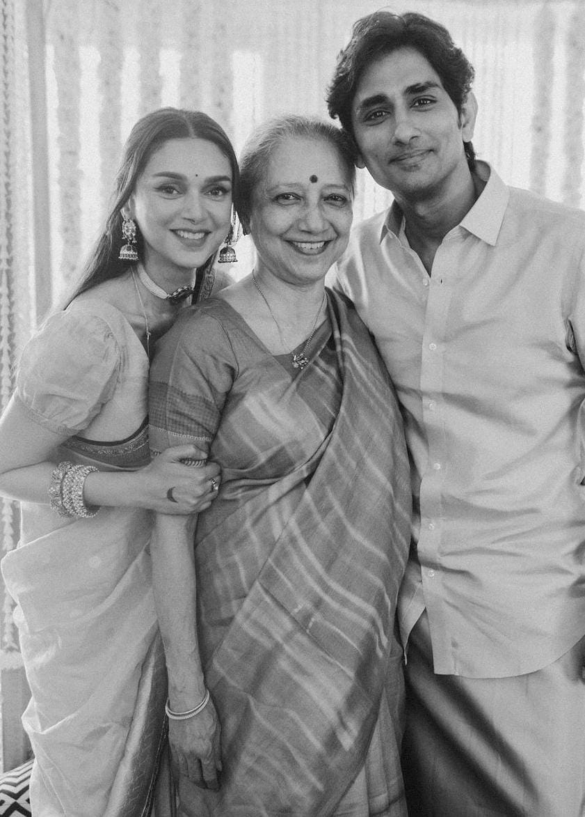 மணிரத்னம் குடும்பத்துடன் தல தீபாவளியை கொண்டாடிய சித்தார்த் - அதிதி ராவ் தம்பதி!