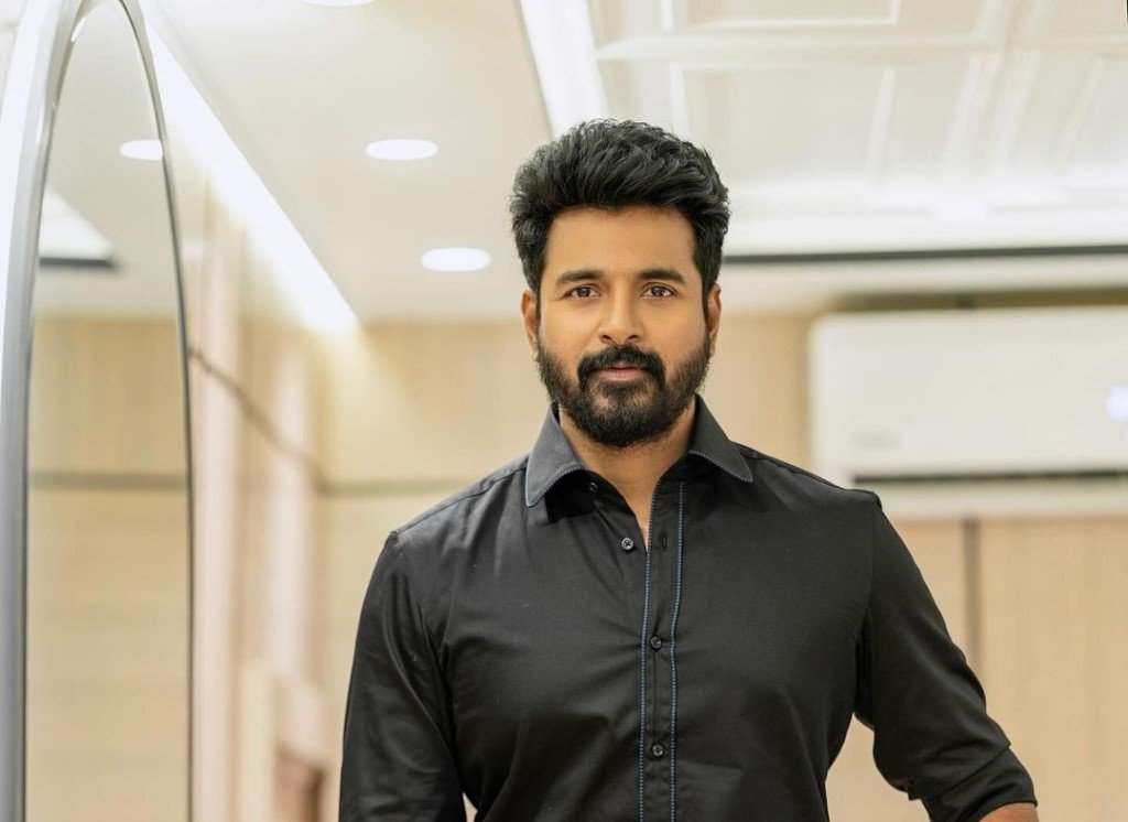 ஜிங்கிள் பெல்ஸ் .... கிறிஸ்துமஸ் கொண்டாடிய புகைப்படங்களை வெளியிட்ட சிவகார்த்திகேயன்!