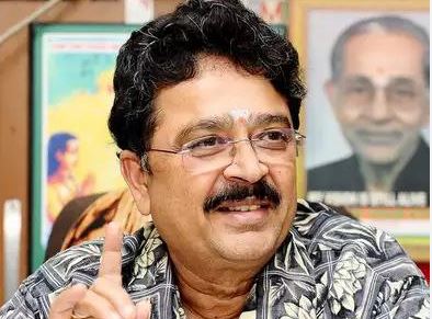 பிராமணர்கள் அல்ல யாருமே தமிழக பாஜகவை நம்புவது வீண் :  எஸ்.வி.சேகர் சாடல்