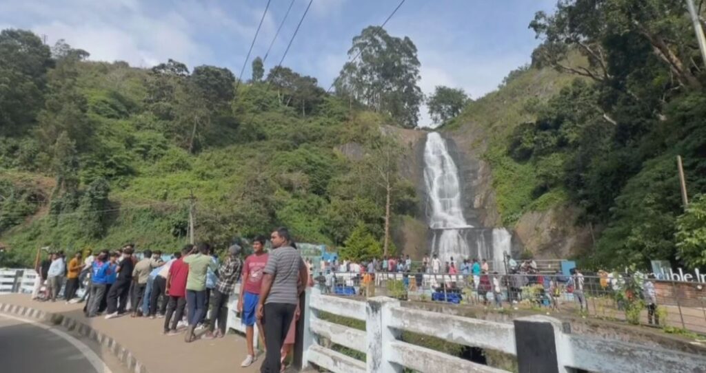 கொடைக்கானலில் சுற்றுலா பயணிகளின்