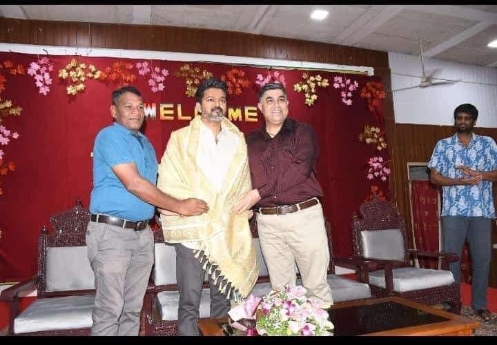 இந்திய ராணுவ வீரர்களை சந்தித்த தளபதி விஜய்.... வைரலாகும் புகைப்படங்கள்!