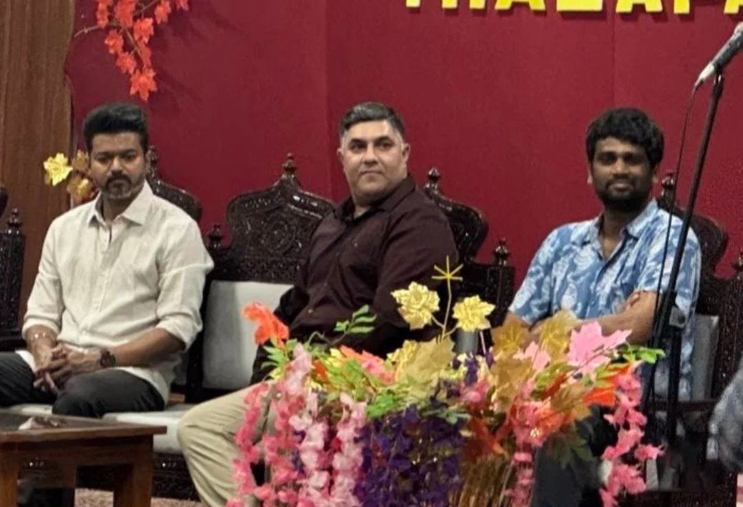இந்திய ராணுவ வீரர்களை சந்தித்த தளபதி விஜய்.... வைரலாகும் புகைப்படங்கள்!