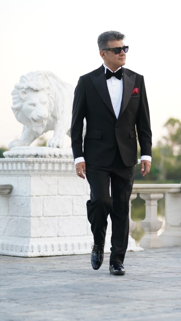 புதிய லுக்கில் அஜித்.... 'விடாமுயற்சி' பட புகைப்படங்களை வெளியிட்ட திரிஷா!